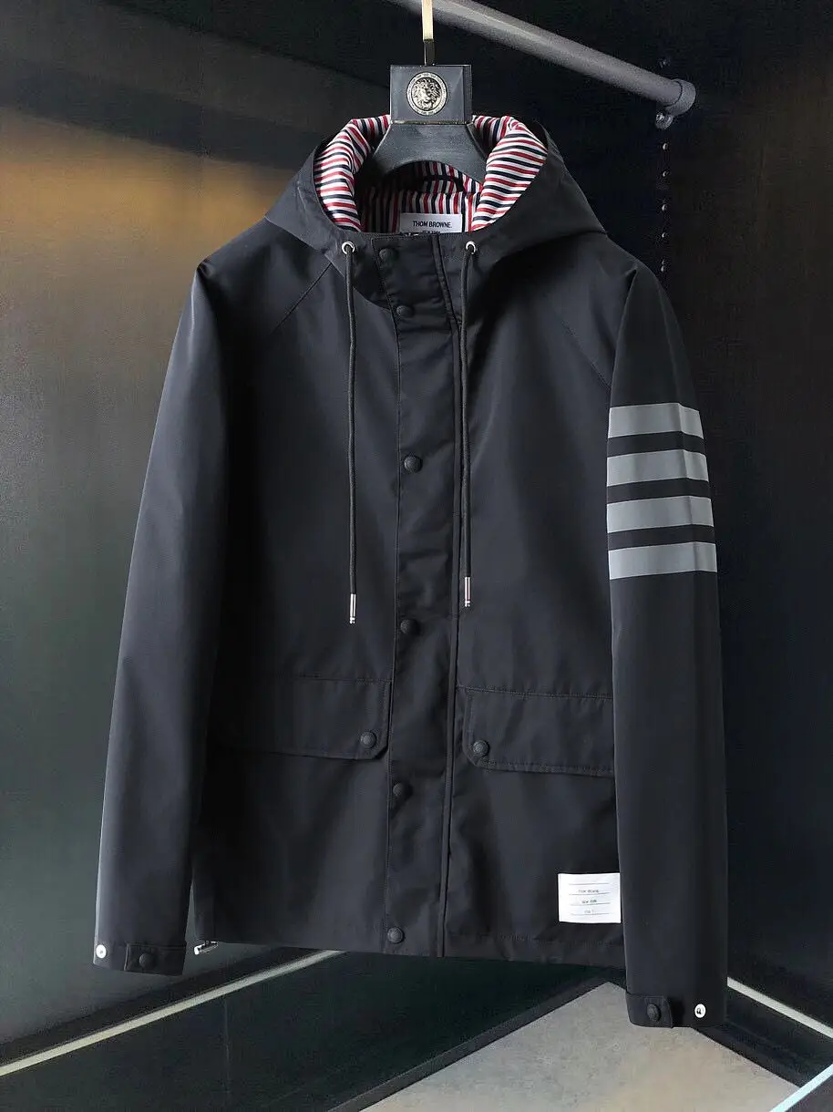 Autumn and winter tide brand TB classic British style reflective striped four-bar hooded jacket fashion men's windbreaker jacket
Autumn and winter tide brand TB classic British style reflective striped four-bar hooded jacket fashion men's windbreaker jacket