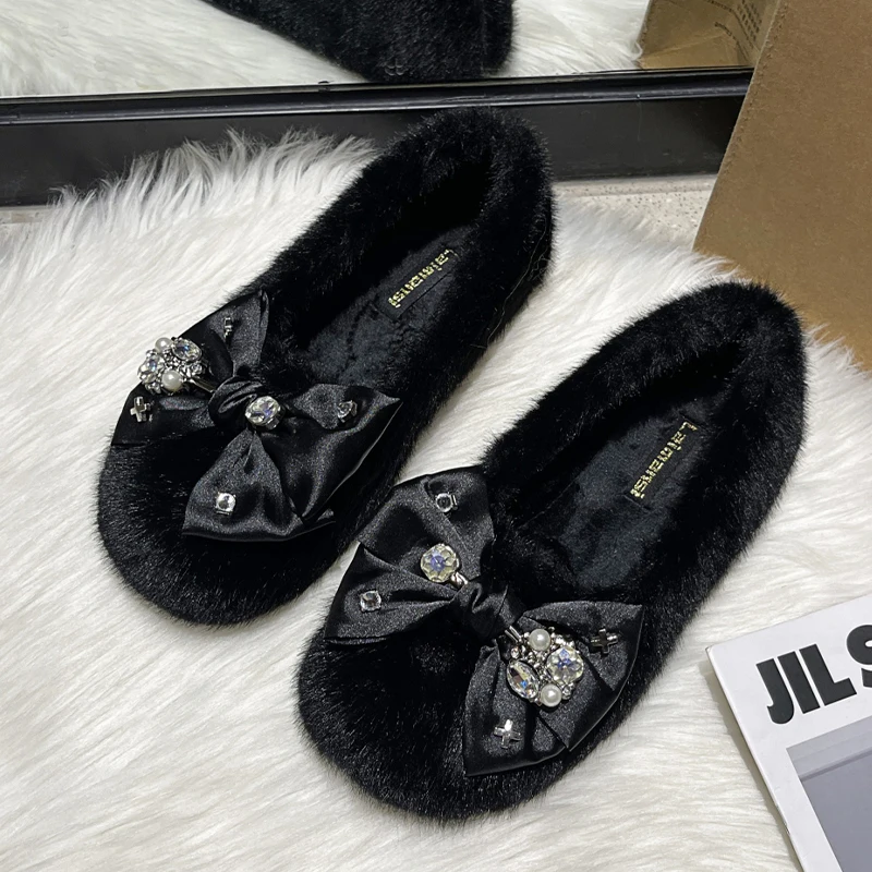 Роскошные женские меховые туфли на плоской подошве с кристаллами и бантом, зимняя обувь из хлопка, новинка 2024, ботильоны, Короткие Плюшевые повседневные туфли, лоферы, женская обувь 
Роскошные женские меховые туфли на плоской подошве с кристаллами и бантом, зимняя обувь из хлопка, новинка 2024, ботильоны, Короткие Плюшевые повседневные туфли, лоферы, женская обувь