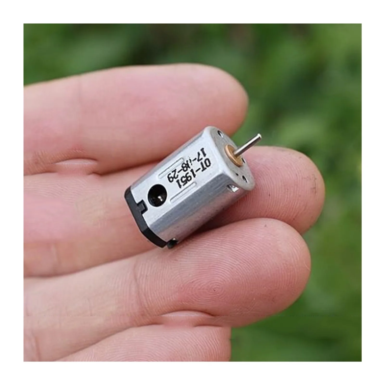 Solar Toy Small Motor, DIY Toy Motor, Car Modle Motor, Model Airplane Motor, DIY Toy Motor, 3.7V High Speed N21 DC Motor
Solar Toy Small Motor, DIY Toy Motor, Car Modle Motor, Model Airplane Motor, DIY Toy Motor, 3.7V High Speed N21 DC Motor