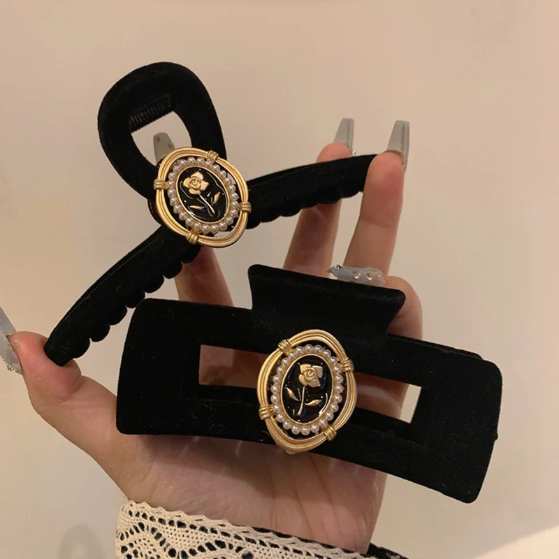 New Black Flocking Rose Hair Claw Clip Crab Barrette For Women Girls Ponytail Hair Claws Fashion Hair Accessories Gift Headwear
New Black Flocking Rose Hair Claw Clip Crab Barrette For Women Girls Ponytail Hair Claws Fashion Hair Accessories Gift Headwear