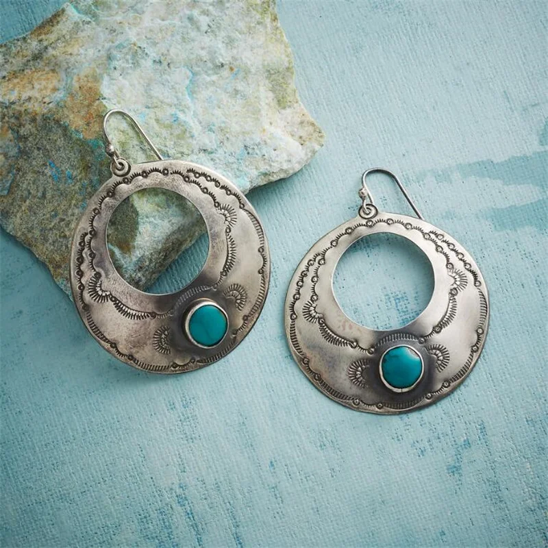 Vintage Round Inlaid Blue Stones Drop Earrings Simplicity Silver Color Metal Hollow Carving Pattern Party Earrings Accessories
Vintage Round Inlaid Blue Stones Drop Earrings Simplicity Silver Color Metal Hollow Carving Pattern Party Earrings Accessories