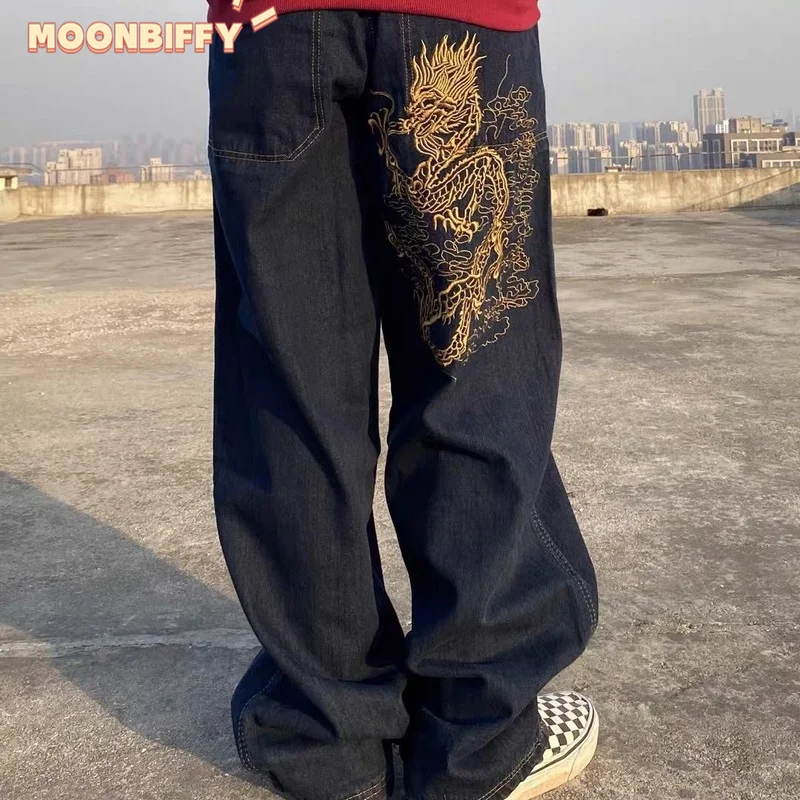 Retro Street Skateboarding Street Dance Loose Chinese Dragon Embroidered High Waist Jeans Womens Daddy Mopping Jeans Womens 2022
Retro Street Skateboarding Street Dance Loose Chinese Dragon Embroidered High Waist Jeans Womens Daddy Mopping Jeans Womens 2022