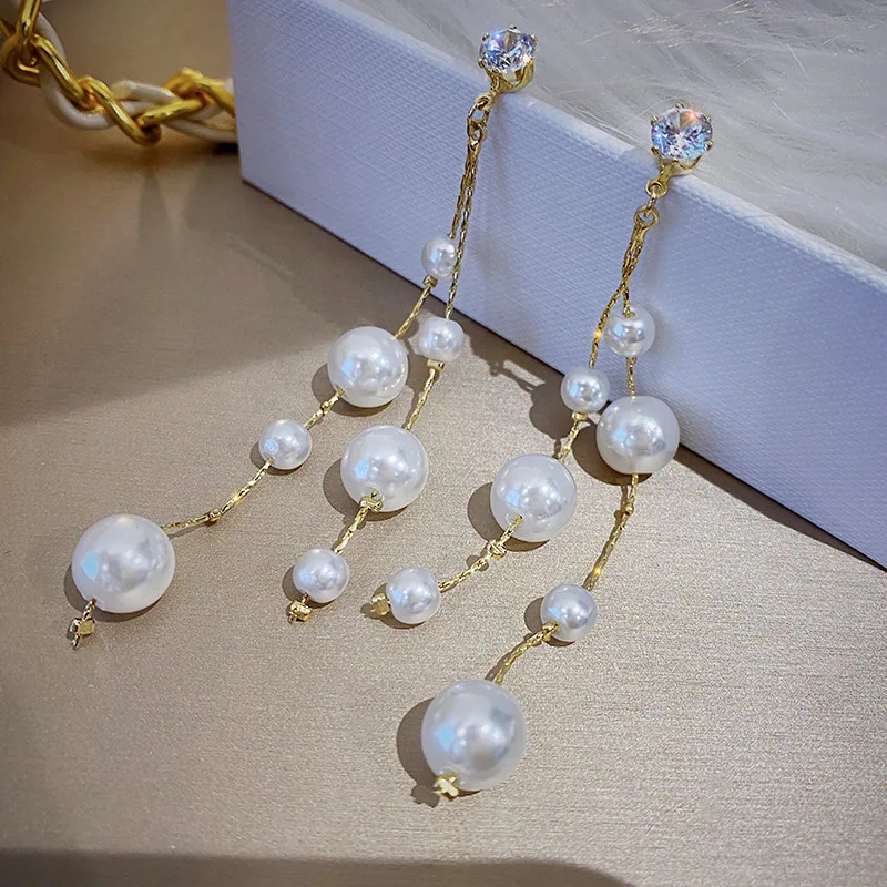 Long Dangle Earrings for Women 2023 Trending Luxury Female Drop Earrings Hanging with Pearls High-end Jewelry Women Accessories
Long Dangle Earrings for Women 2023 Trending Luxury Female Drop Earrings Hanging with Pearls High-end Jewelry Women Accessories