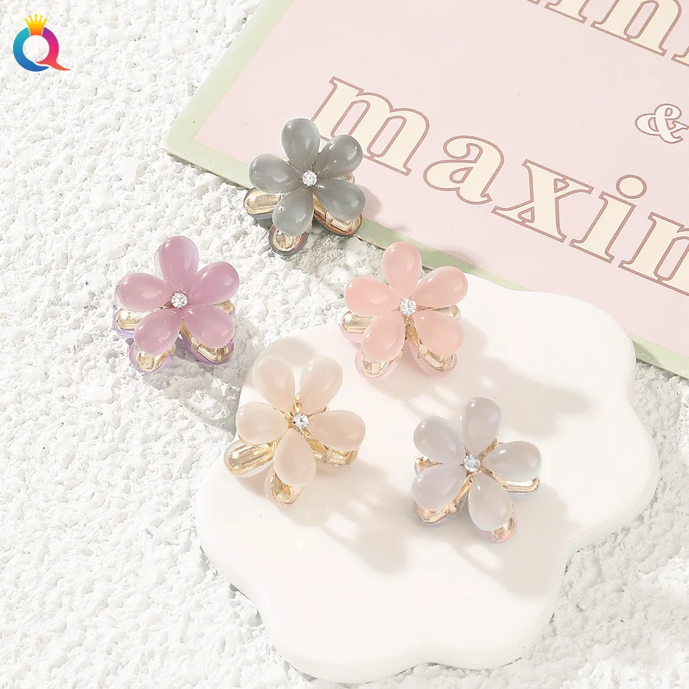New Xiaoxiangfeng Sweet Metal Small Grab Clip Cat Eye Stone Solid Flower Hair Clip Bang Hairpin Side Clip Hair Grab Jewelry
New Xiaoxiangfeng Sweet Metal Small Grab Clip Cat Eye Stone Solid Flower Hair Clip Bang Hairpin Side Clip Hair Grab Jewelry