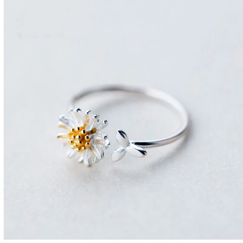 Opening Finger Ring Vintage Daisy Flower Rings For Women Korean Style Adjustable Bride Wedding Engagement Statement Jewelry
Opening Finger Ring Vintage Daisy Flower Rings For Women Korean Style Adjustable Bride Wedding Engagement Statement Jewelry