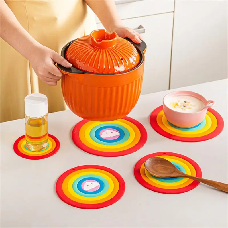 

Clouds Rainbow Heat Insulation Mat PVC Soft Rubber Heatproof Dishes Placemats Can Be Hung Home Non-slip Coasters Kitchen Gadgets