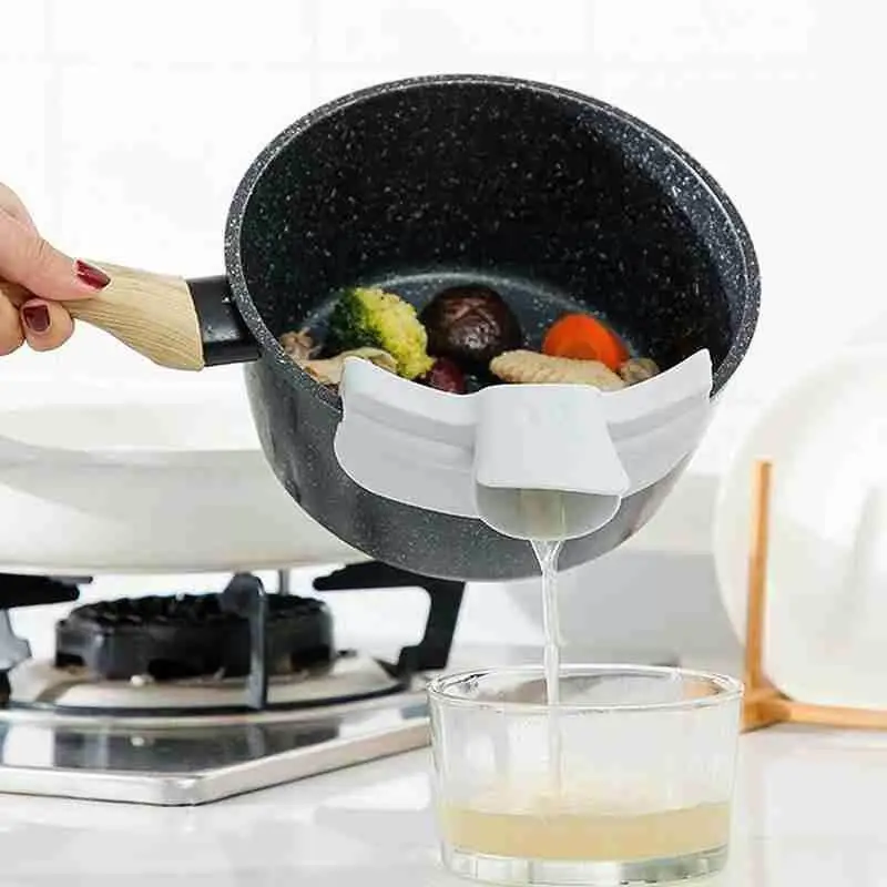 1pcs Leakproof Kitchenware Pot Round Mouth Edge Deflector Tools Deflector Kitchen Accessories Soup Liquid Duckbill Kichen P M7C2
1pcs Leakproof Kitchenware Pot Round Mouth Edge Deflector Tools Deflector Kitchen Accessories Soup Liquid Duckbill Kichen P M7C2