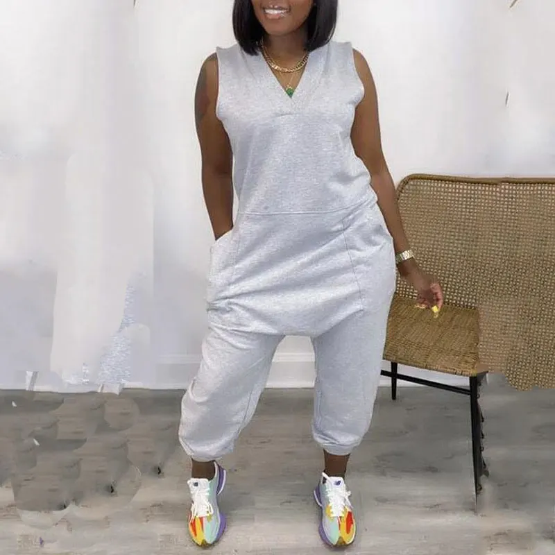 Женский комбинезон с V-образным вырезом, без рукавов
Женский комбинезон с V-образным вырезом, без рукавов