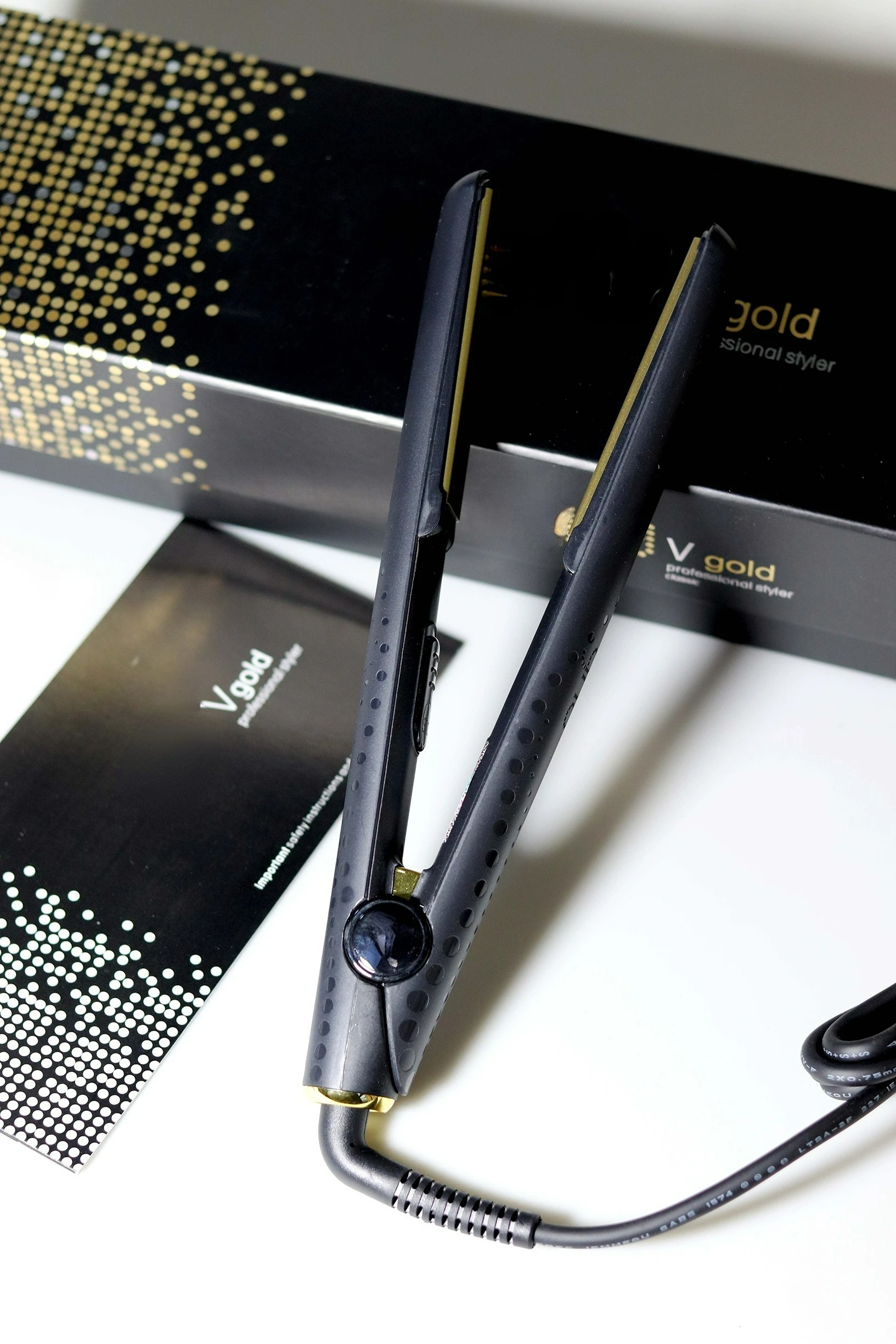 V Gold Hair Straighteners Professional Straightener Flat Iron Styling Appliances Care Beauty Health
V Gold Hair Straighteners Professional Straightener Flat Iron Styling Appliances Care Beauty Health