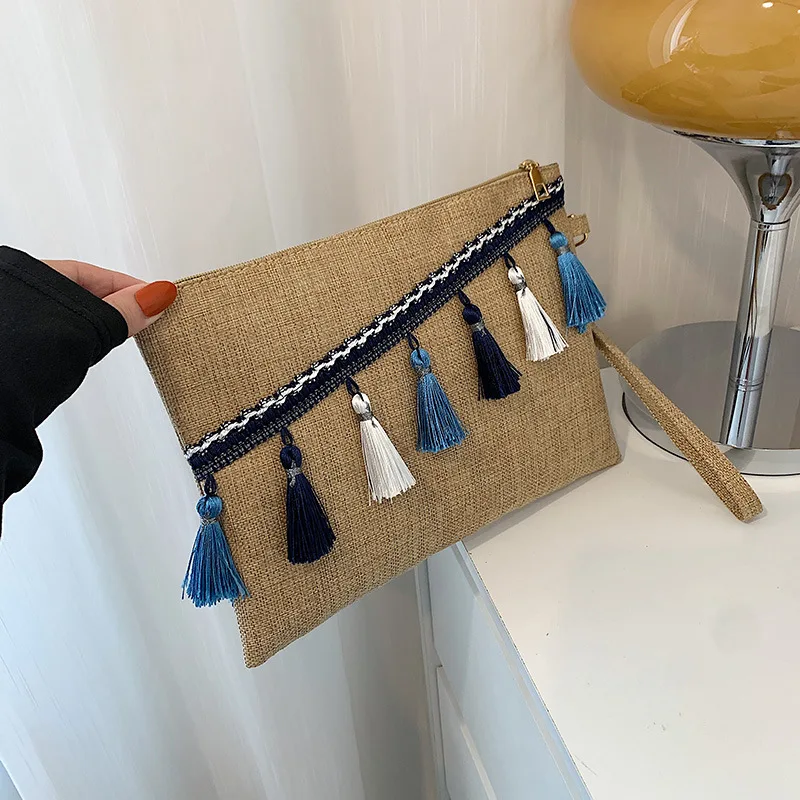 

2023 Summer Straw Bags for Women Handmade Weaving Tassels Handbags Vintage Vacation Clutch Casual Female Rattan Envelope Bag