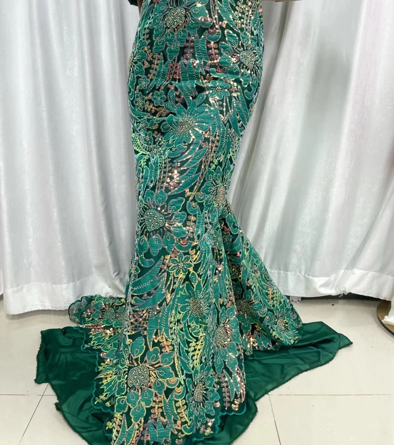 African 2023 Green Lace Fabric With Stones And Beads Sequins Tulle Wedding Dress For Women Embroidery Mesh Fabric Sewing 5yard
African 2023 Green Lace Fabric With Stones And Beads Sequins Tulle Wedding Dress For Women Embroidery Mesh Fabric Sewing 5yard