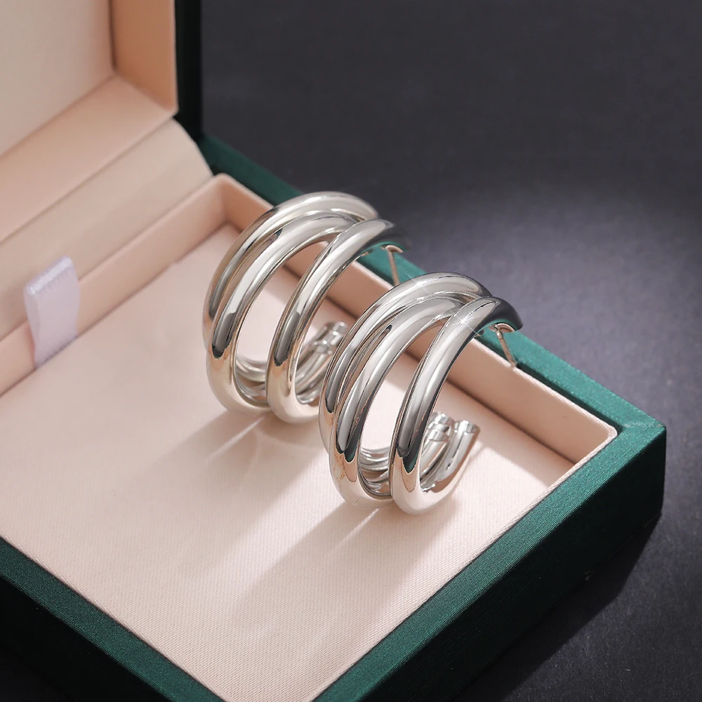 Huitan Fashion Metal Hoop Earrings Women 3 Rows Tube Design Versatile Statement Earring Female Trendy Jewelry Drop Shipping 2023
Huitan Fashion Metal Hoop Earrings Women 3 Rows Tube Design Versatile Statement Earring Female Trendy Jewelry Drop Shipping 2023