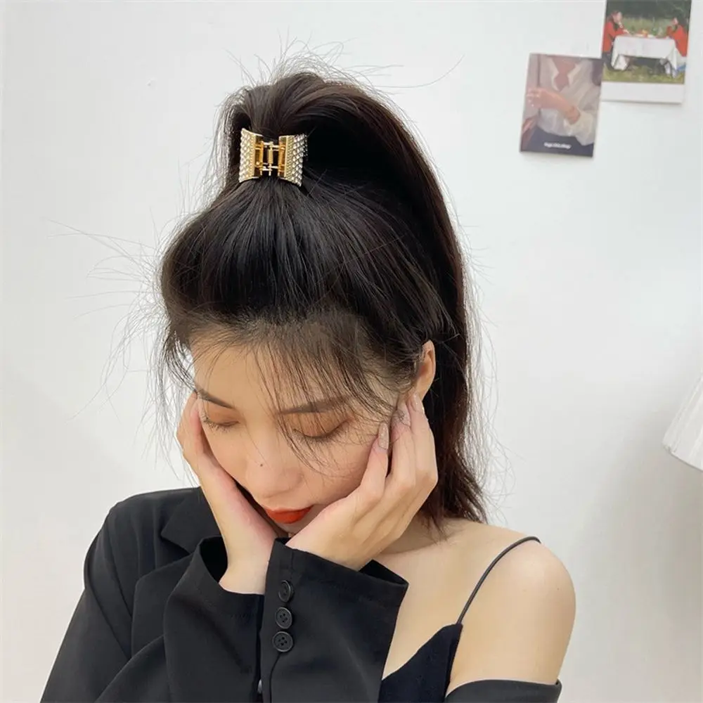 Блестящие Стразы инкрустированные жемчугом заколки для волос маленького размера заколка для волос трапециевидные геометрические аксессу... 
Блестящие Стразы инкрустированные жемчугом заколки для волос маленького размера заколка для волос трапециевидные геометрические аксессу...