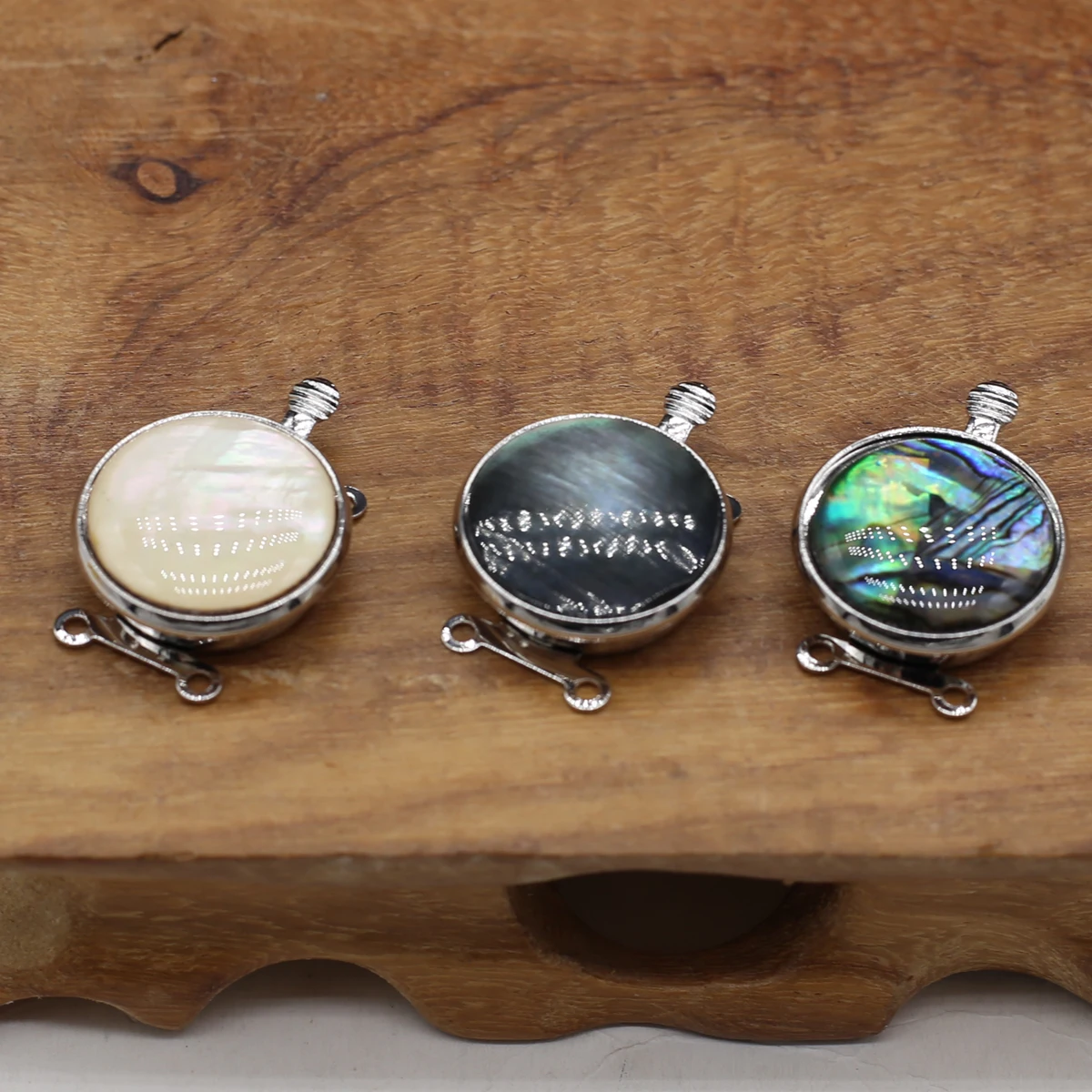 New Fashion Natural Abalone Shell Pendant Disc Shape Black Mother of Pearl Charms for DIY Necklace Making Jewelry Findings Gifts
New Fashion Natural Abalone Shell Pendant Disc Shape Black Mother of Pearl Charms for DIY Necklace Making Jewelry Findings Gifts