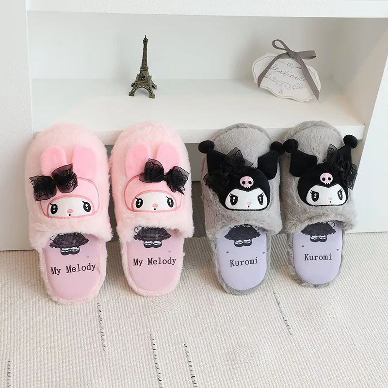 Зимние тапочки Kuromi Sanrio обувь Плюшевые игрушки аниме мультфильм хлопок кавайная моя мелодия кавайные теплые детские взрослые Рождественский подарок
Зимние тапочки Kuromi Sanrio обувь Плюшевые игрушки аниме мультфильм хлопок кавайная моя мелодия кавайные теплые детские взрослые Рождественский подарок