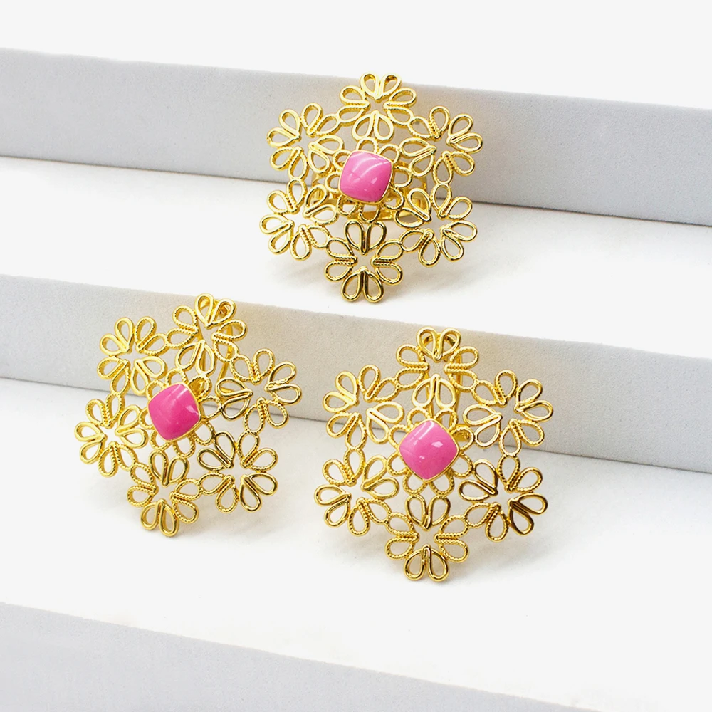 24K Gold Plated Large Flower Earrings Set Pack for Women Copper Alloy Stud Earrings with Adjustable Ring Delicate Beach Earings
24K Gold Plated Large Flower Earrings Set Pack for Women Copper Alloy Stud Earrings with Adjustable Ring Delicate Beach Earings