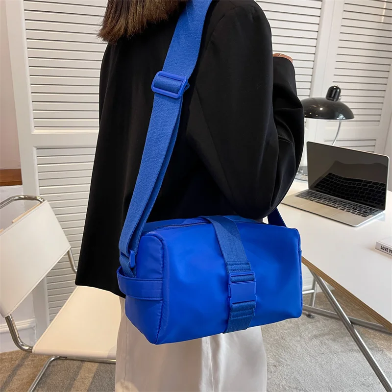CGCBAG Women Fashion Shoulder Bags 2022 Waterproof Nylon Large Capacity Female Messenger Bag Simple Solid Sports Luxury Handbag
CGCBAG Women Fashion Shoulder Bags 2022 Waterproof Nylon Large Capacity Female Messenger Bag Simple Solid Sports Luxury Handbag