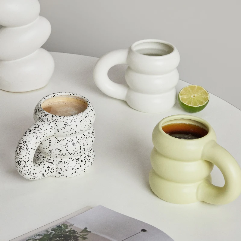 Creative Water Cup Ceramic Mug Nordic Coffee Cups with Big Handrip Colored Ceramics Big Juice Mugs
Creative Water Cup Ceramic Mug Nordic Coffee Cups with Big Handrip Colored Ceramics Big Juice Mugs