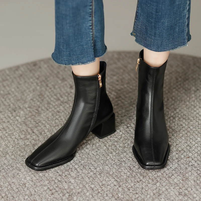 Retro Mature Female Concise Women Ankle Boots Genuine Leather Thick Heels Autumn Winter Side Zipper Office Shoes Woman
Retro Mature Female Concise Women Ankle Boots Genuine Leather Thick Heels Autumn Winter Side Zipper Office Shoes Woman