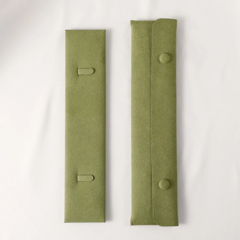 Бархатный чехол для украшений
Бархатный чехол для украшений