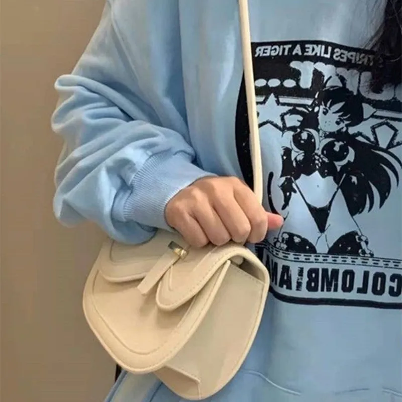 White Women Saddle Bag 2022 New High Quality Pu Leather Simple Shoulder Bags Handbag For Ladies
White Women Saddle Bag 2022 New High Quality Pu Leather Simple Shoulder Bags Handbag For Ladies