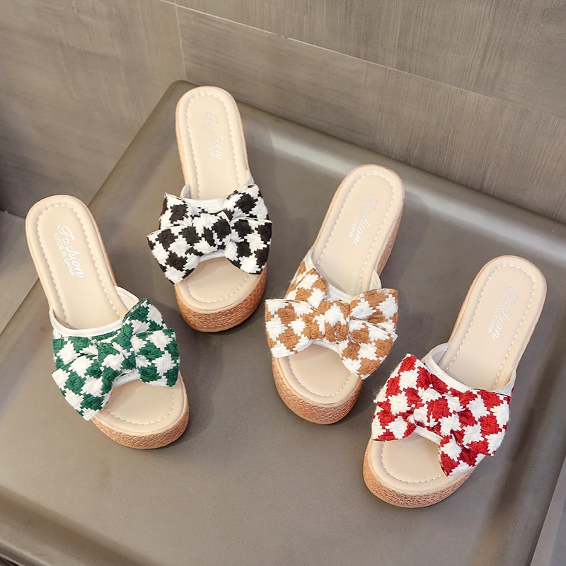 2022 Women Slippers Summer Beach Designer Shoes High Heels Platform Luxury Wedge Zapatillas Mujer Casual Sandal
2022 Women Slippers Summer Beach Designer Shoes High Heels Platform Luxury Wedge Zapatillas Mujer Casual Sandal