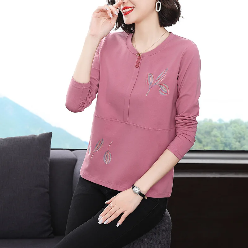 Top Women Mother's Loose Long Sleeved T-shirt Women's New Embroidered Large Women's Pullover In Autumn and Winter 2022
Top Women Mother's Loose Long Sleeved T-shirt Women's New Embroidered Large Women's Pullover In Autumn and Winter 2022