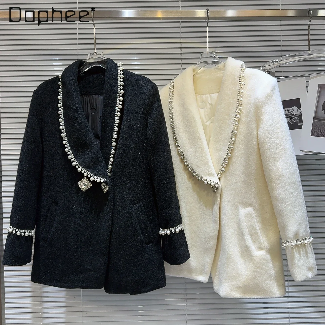 Elegant Pearl Beaded Down Lining Wool Jackets for Women 2023 Winter New High-end Padded Shoulder Business Suit Tailored Suits
Elegant Pearl Beaded Down Lining Wool Jackets for Women 2023 Winter New High-end Padded Shoulder Business Suit Tailored Suits