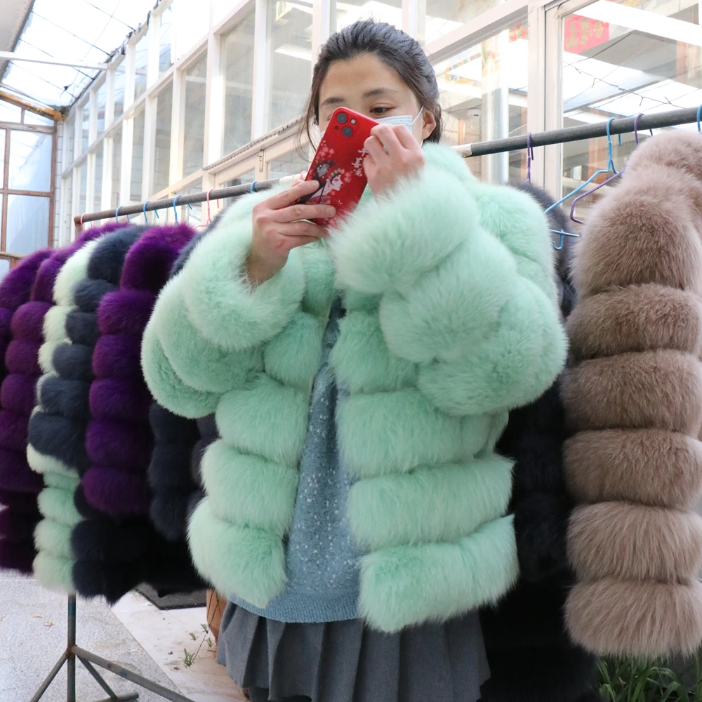 Winter New Women's Fashion Real Fox Fur Coat High Quality Natural Fox Fur Coat With Collar Vest Fox Fur Coat 2 in 1
Winter New Women's Fashion Real Fox Fur Coat High Quality Natural Fox Fur Coat With Collar Vest Fox Fur Coat 2 in 1