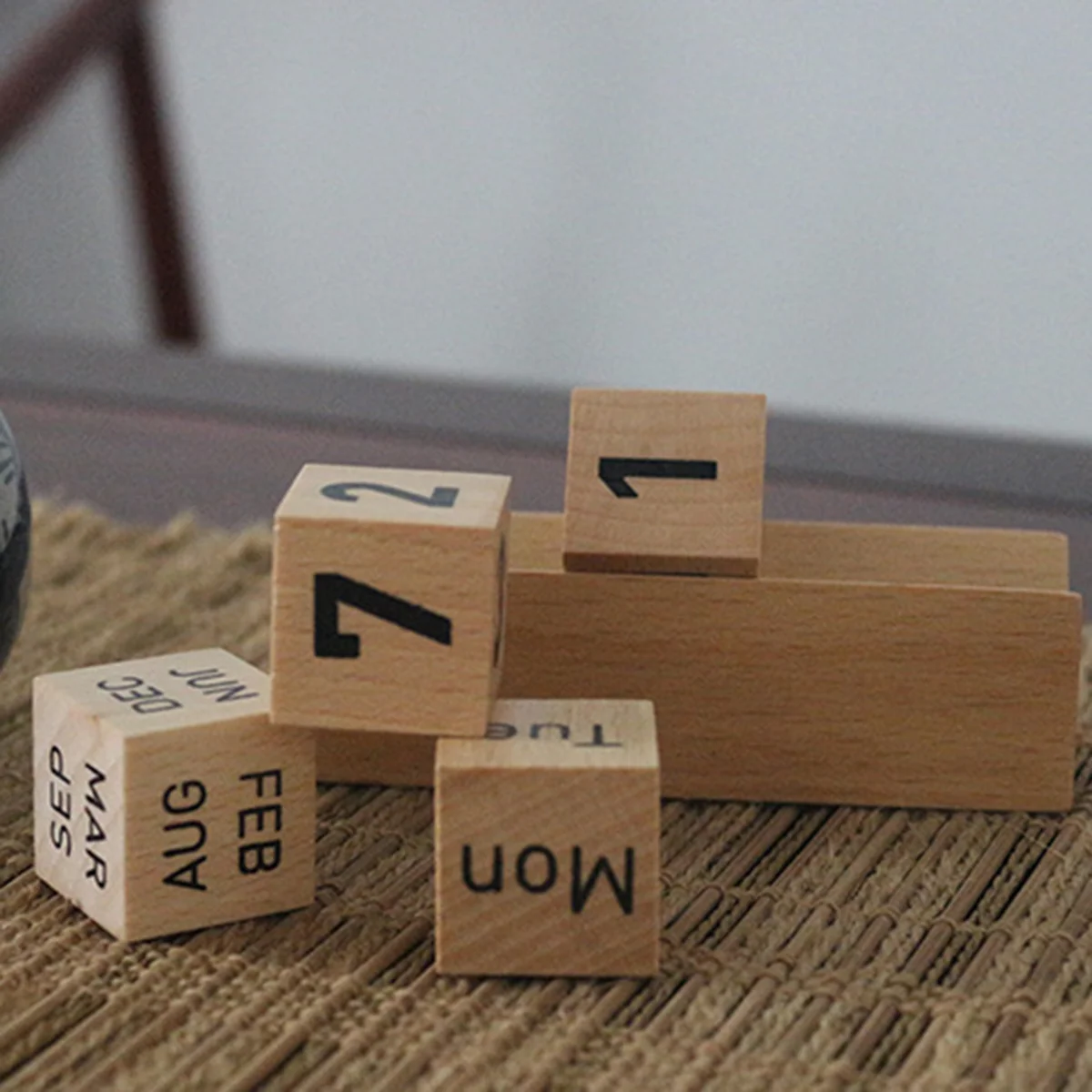 1PC Natural Decorative Creative Simple Fashion Desktop Wooden Manual Calendar Table Home Ornament Decor Office Decoration
1PC Natural Decorative Creative Simple Fashion Desktop Wooden Manual Calendar Table Home Ornament Decor Office Decoration