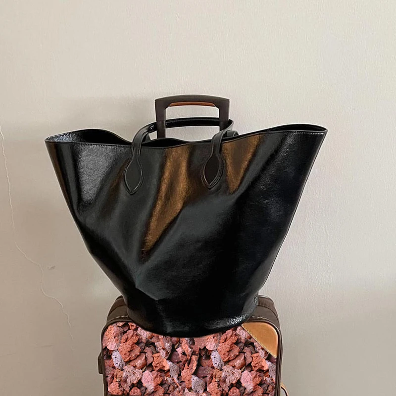 Handbags Tote Bag For Women Designer Bags Luxury Vintage Wax Leather High Capacity Shoulder Bags Commuter Bag Fast Delivery 
Handbags Tote Bag For Women Designer Bags Luxury Vintage Wax Leather High Capacity Shoulder Bags Commuter Bag Fast Delivery