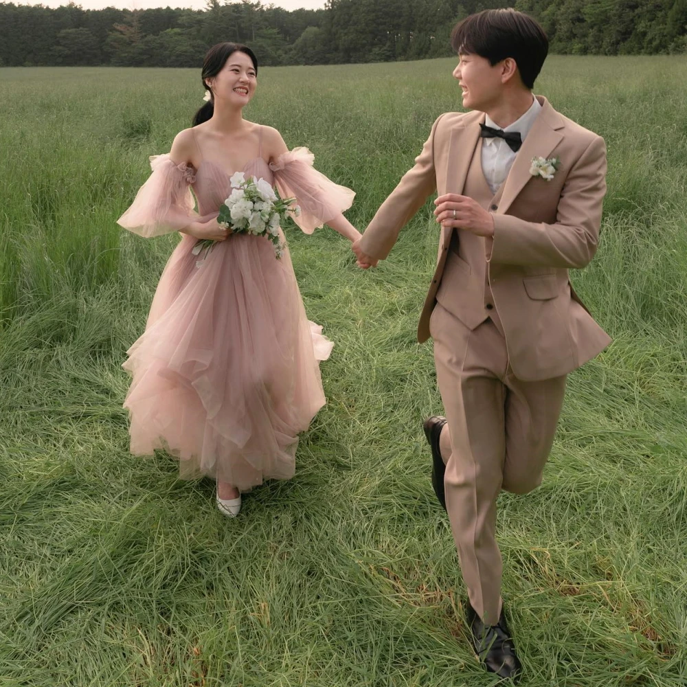 Женское вечернее платье на тонких бретельках SONDR, фатиновое платье с открытой спиной и пышными рукавами, корейское платье для невесты
Женское вечернее платье на тонких бретельках SONDR, фатиновое платье с открытой спиной и пышными рукавами, корейское платье для невесты