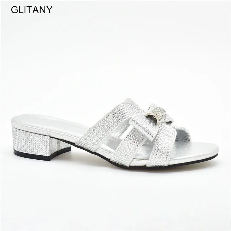 New Fashion Wedding Shoes for Women Bride Rhinestone Women Party Pumps Luxery Shoes Women Closed Toe Heels Low Heels Sexy
New Fashion Wedding Shoes for Women Bride Rhinestone Women Party Pumps Luxery Shoes Women Closed Toe Heels Low Heels Sexy