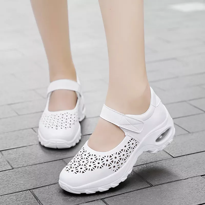 NEW IN shoes women sneakers 2022 solid color casual shoes female hook loop platform sneakers women shoes basket femme plus size 
NEW IN shoes women sneakers 2022 solid color casual shoes female hook loop platform sneakers women shoes basket femme plus size