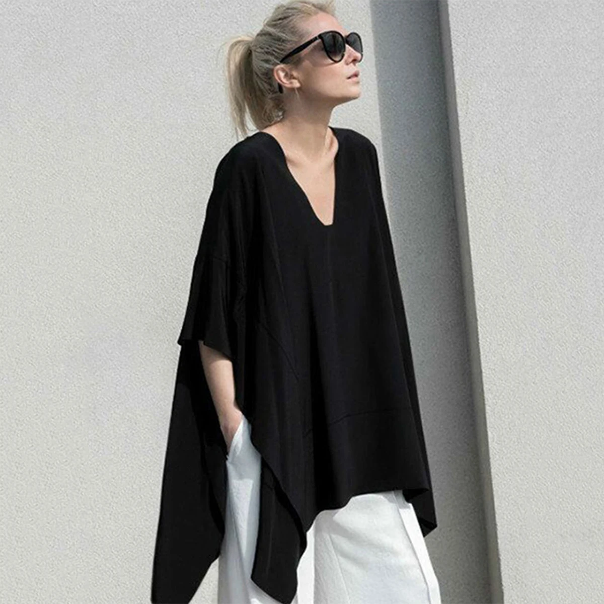 Yeezzi 2022 Loose V-neck Split-joint Batwing Sleeves Casual T-shirt for Women Casual Black Women Tops Oversized Women T-shirt
Yeezzi 2022 Loose V-neck Split-joint Batwing Sleeves Casual T-shirt for Women Casual Black Women Tops Oversized Women T-shirt
