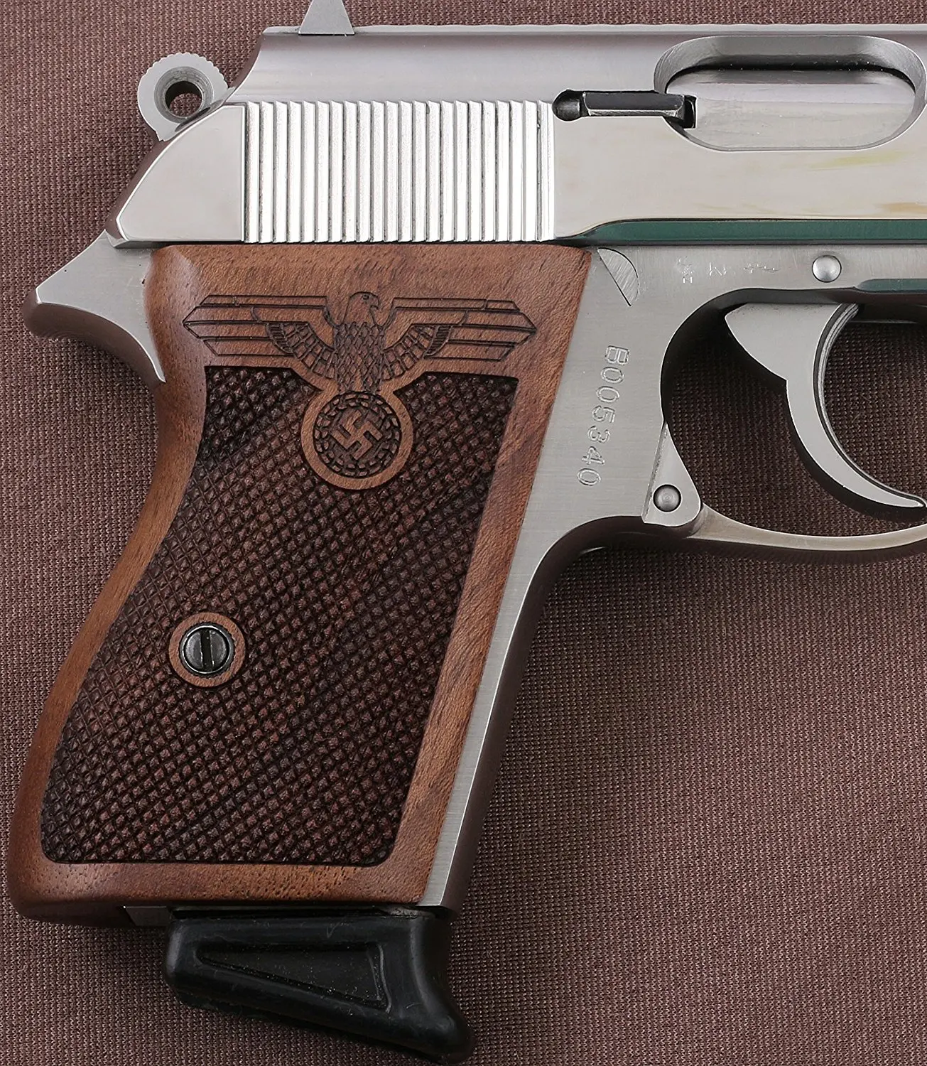 Ksdгрипсы Walther PPK American (Interarms), совместим с грецким орехом для замены (с алмазным клетчатым) 
Ksdгрипсы Walther PPK American (Interarms), совместим с грецким орехом для замены (с алмазным клетчатым)