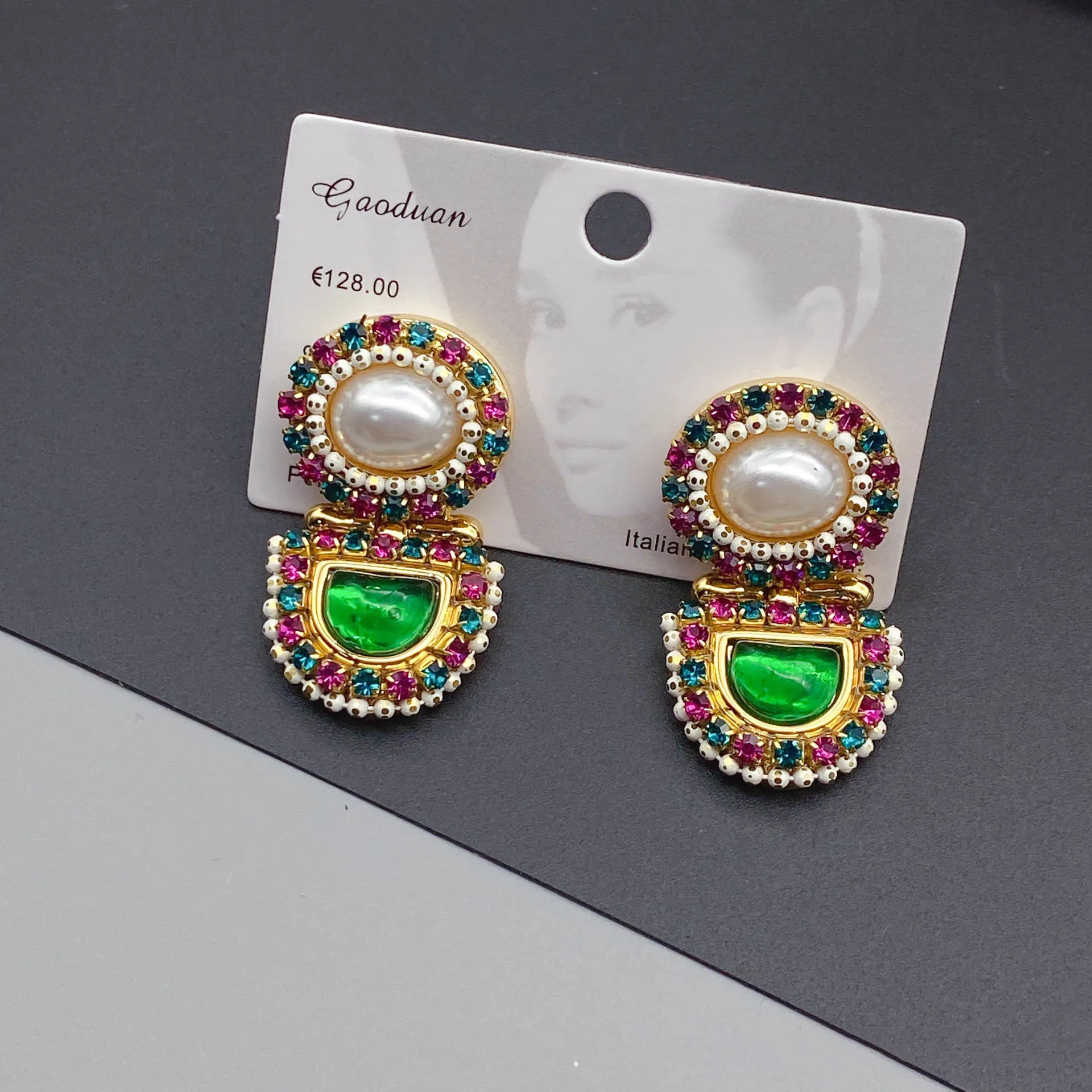 New vintage pearl stud earrings stylish water drop ladies elegant delicate summer fine jewelry
New vintage pearl stud earrings stylish water drop ladies elegant delicate summer fine jewelry