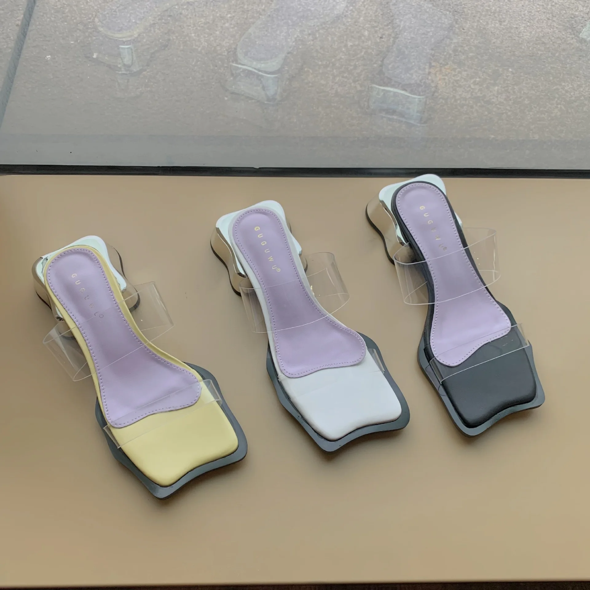 Square Toe Shoes Woman's Slippers Luxury Slides Transparent Heel Low Multicolored Sandals 2022 Designer Summer Fabric Rome PU Ba
Square Toe Shoes Woman's Slippers Luxury Slides Transparent Heel Low Multicolored Sandals 2022 Designer Summer Fabric Rome PU Ba