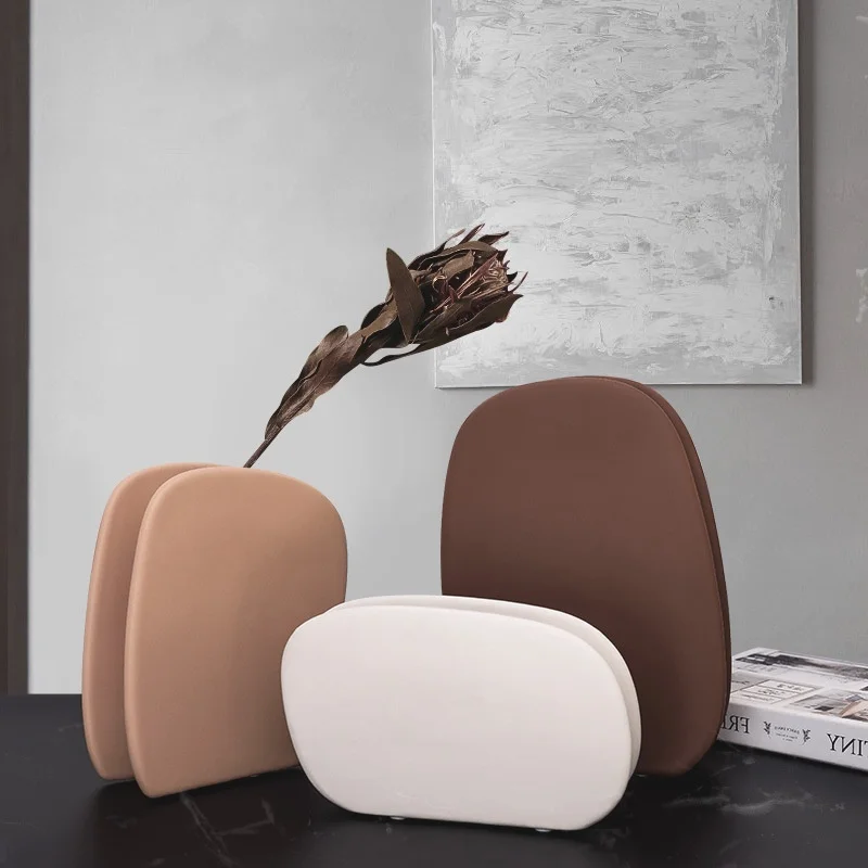 Nordic creative ceramic vase living room light luxury dining table flower decoration flower arrangement dry flower decoration
Nordic creative ceramic vase living room light luxury dining table flower decoration flower arrangement dry flower decoration