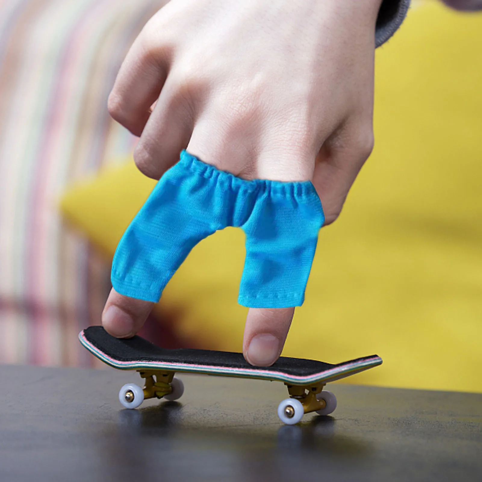 Alloy Finger Skateboard Set DIY Fingertip Scooter Preschool Interactive Toys Game For Party Favors With Pants Obstacles And
Alloy Finger Skateboard Set DIY Fingertip Scooter Preschool Interactive Toys Game For Party Favors With Pants Obstacles And