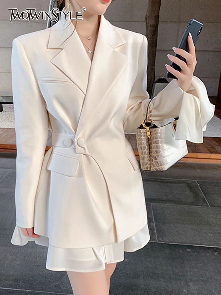 TWOTWINSTYLE Solid Temperament Blazer For Women Notched Collar Long Sleeve Patchwork Irregular Coats Female 2022 Fashion Clothes
TWOTWINSTYLE Solid Temperament Blazer For Women Notched Collar Long Sleeve Patchwork Irregular Coats Female 2022 Fashion Clothes