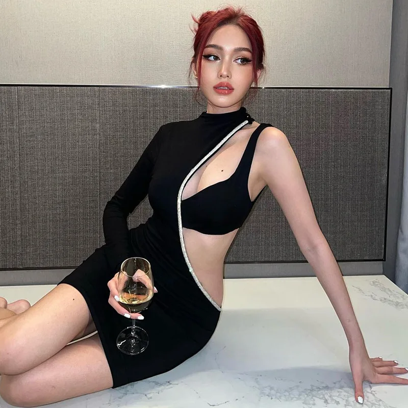 2023 Spring Summer Black One Shoulder Dress Women's Sexy Hollow Out Rhinestone Decor Bodycon Mini Dress Party Clubwear
2023 Spring Summer Black One Shoulder Dress Women's Sexy Hollow Out Rhinestone Decor Bodycon Mini Dress Party Clubwear