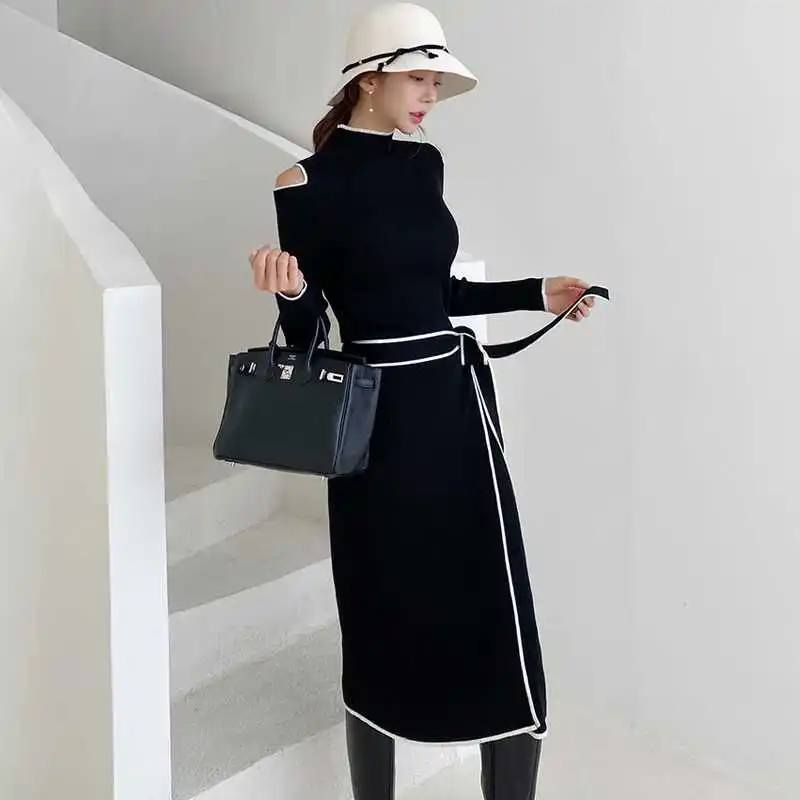 2020 Autumn Vinage Fashion Black High collar Long Sleeve Lace Up Dress Female Korean Style Office OL Slim Fit Midi knit Dress
2020 Autumn Vinage Fashion Black High collar Long Sleeve Lace Up Dress Female Korean Style Office OL Slim Fit Midi knit Dress
