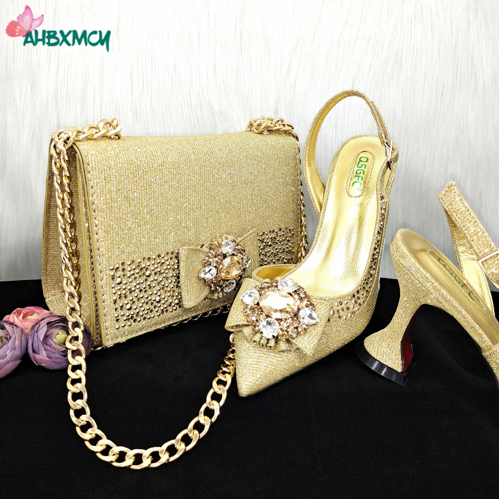 Gold Color High Quality New Arrivals Classics Style African Design Women Matching Shoes and Bag Set in Pumps for Wedding
Gold Color High Quality New Arrivals Classics Style African Design Women Matching Shoes and Bag Set in Pumps for Wedding