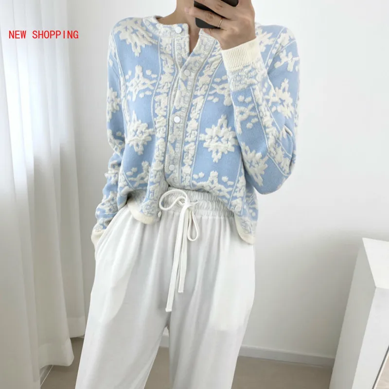 Vintage Loose Blue O Neck Single-breasted Knit Cardigan Sweater Fashion Elegant Embroidery Floral Sweet Knitwear Coat Chic Retro
Vintage Loose Blue O Neck Single-breasted Knit Cardigan Sweater Fashion Elegant Embroidery Floral Sweet Knitwear Coat Chic Retro