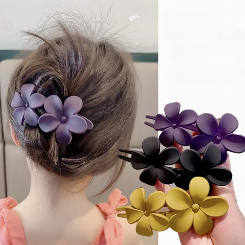 Flower Ponytail Hair Claw Clip Elegant Temperament Large Hair Claw Korean Girls Shark Clip Headwear Barrette Hair Accessories
Flower Ponytail Hair Claw Clip Elegant Temperament Large Hair Claw Korean Girls Shark Clip Headwear Barrette Hair Accessories