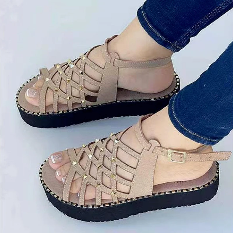 2022 New Summer Women's Sandals Gladiator Sandals Buckle Strap Rivets Decorative Women's Shoes Plus Size 35-43 Women Shoes
2022 New Summer Women's Sandals Gladiator Sandals Buckle Strap Rivets Decorative Women's Shoes Plus Size 35-43 Women Shoes