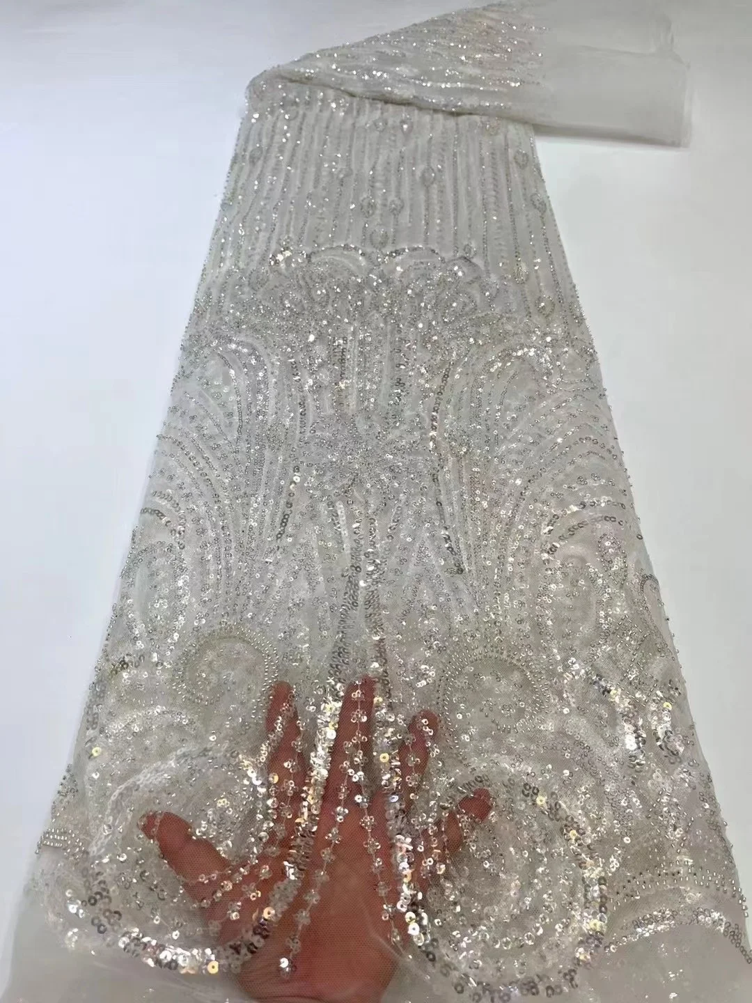 Latest White African Sequins Beads Lace Fabric French Mesh Laces High Quality 2022 Nigerian Lace Fabric For Party Sew
Latest White African Sequins Beads Lace Fabric French Mesh Laces High Quality 2022 Nigerian Lace Fabric For Party Sew