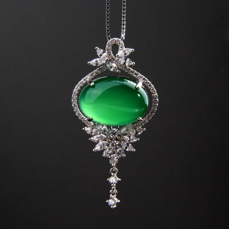 Natural Green Chalcedony Hand Carved 925 Silver Inlaid Pendant Fashion Jewelry Female Agate Necklace Gift Accessories
Natural Green Chalcedony Hand Carved 925 Silver Inlaid Pendant Fashion Jewelry Female Agate Necklace Gift Accessories