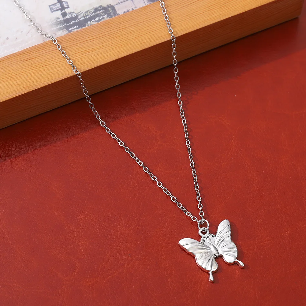 Retro Silver Color Butterfly Pendant Necklace Female Korean Simple Personalized Bow Collarbone Chain For Girl Party Gift Jewelry
Retro Silver Color Butterfly Pendant Necklace Female Korean Simple Personalized Bow Collarbone Chain For Girl Party Gift Jewelry